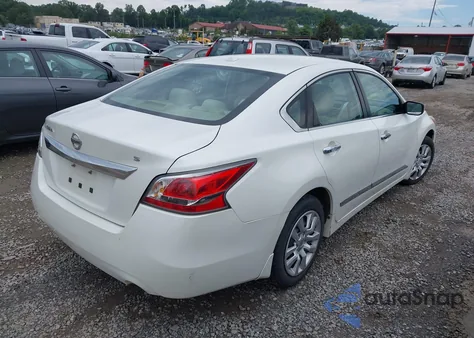 2015 Nissan Altima 2.5 S из США, поврежденный, VIN 1N4AL3AP7FC141945